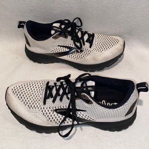 Brooks Revel 4 Women's Grey/Black Running Sneakers Size 9.5